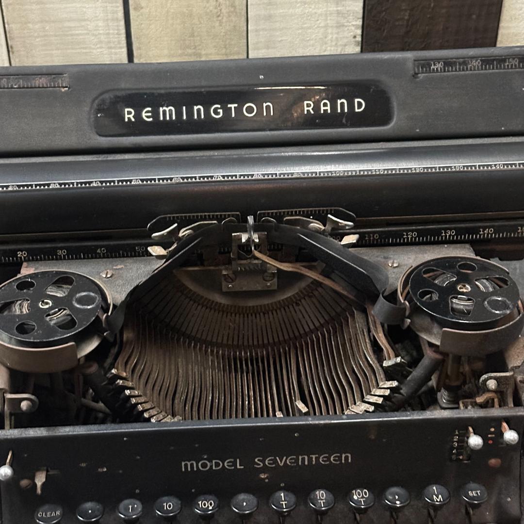 Remington Rand タイプライター Model Seventeen