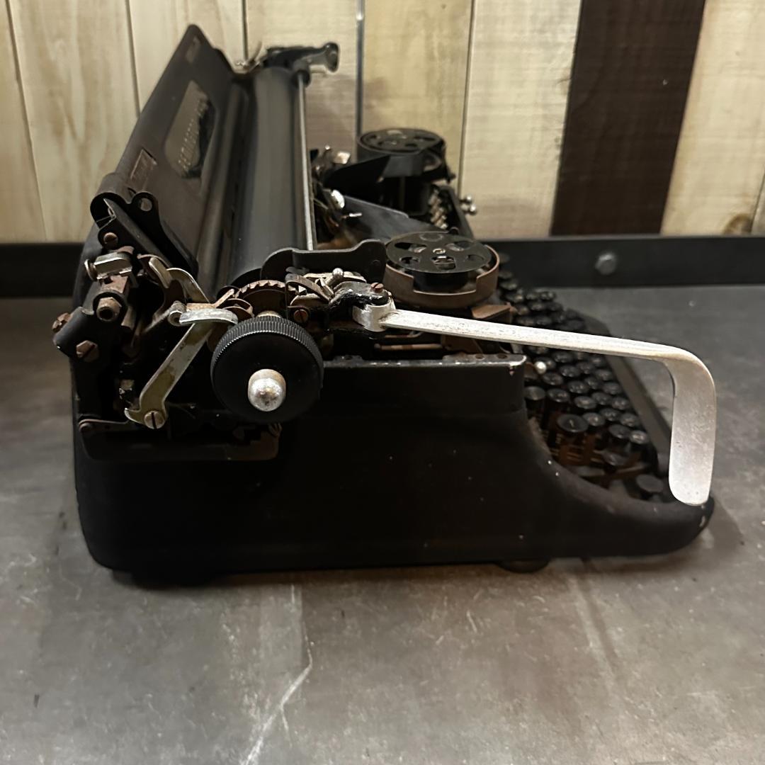 Remington Rand タイプライター Model Seventeen