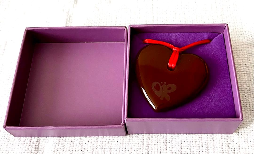 ミュージシャン Olivia Rodrigo Red Heart Necklace