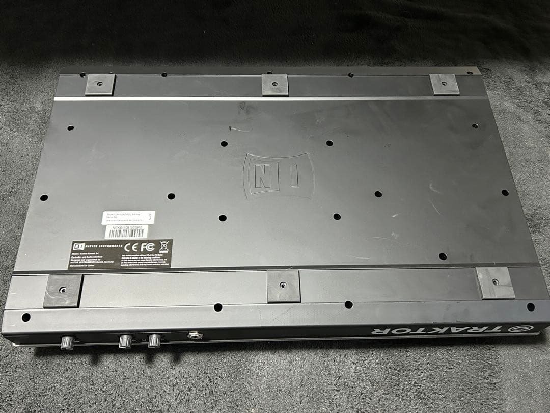 TRAKTOR KONTROL S4 PCDJコントローラー