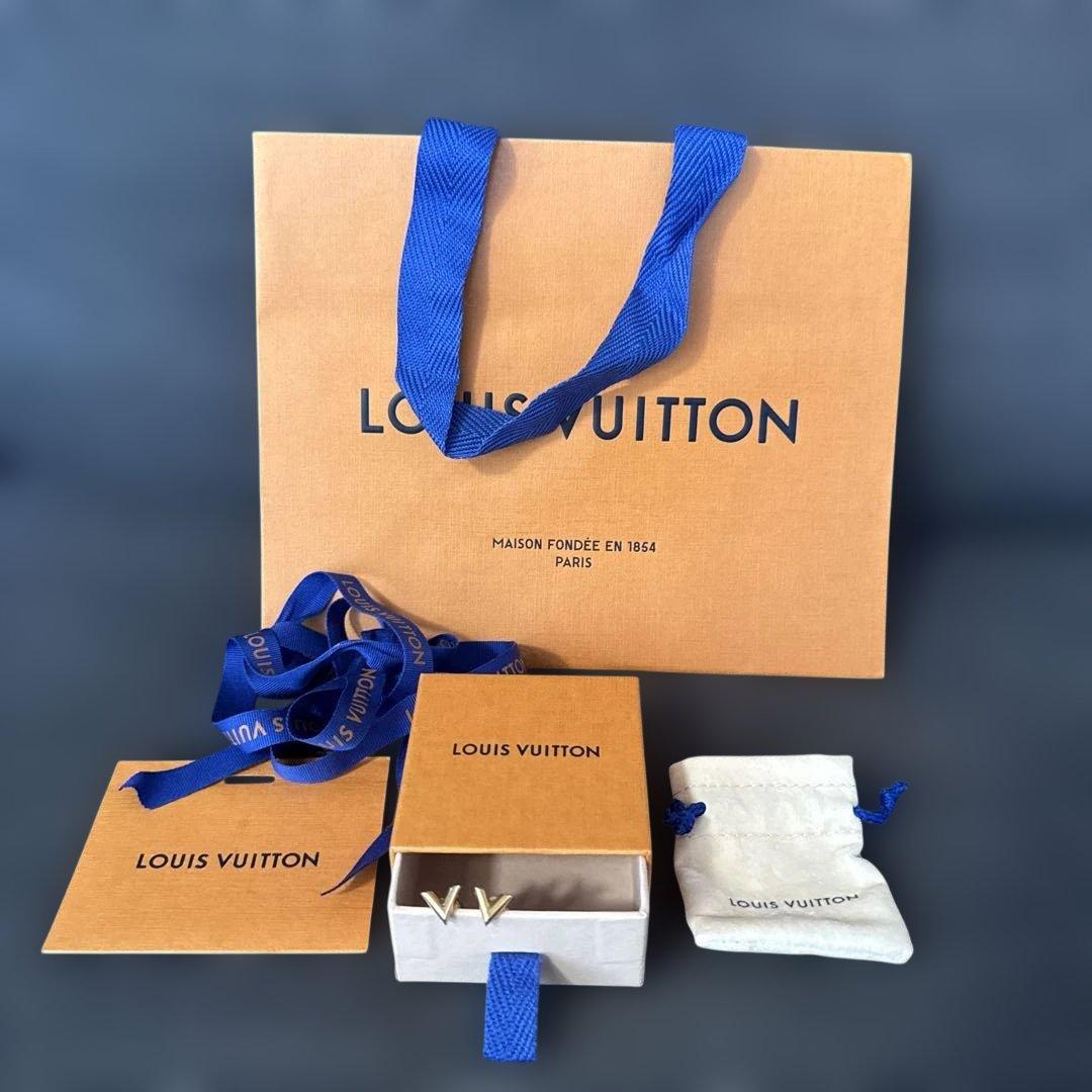 ルイヴィトン　スタッズピアス