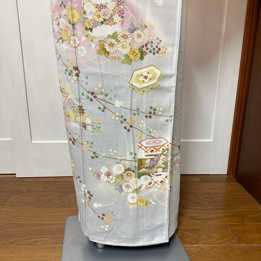 し*ず様 付下げ　袷　正絹　　薄雲鼠色・薄黄色　暈し　貝桶・檜扇　身丈168裄7