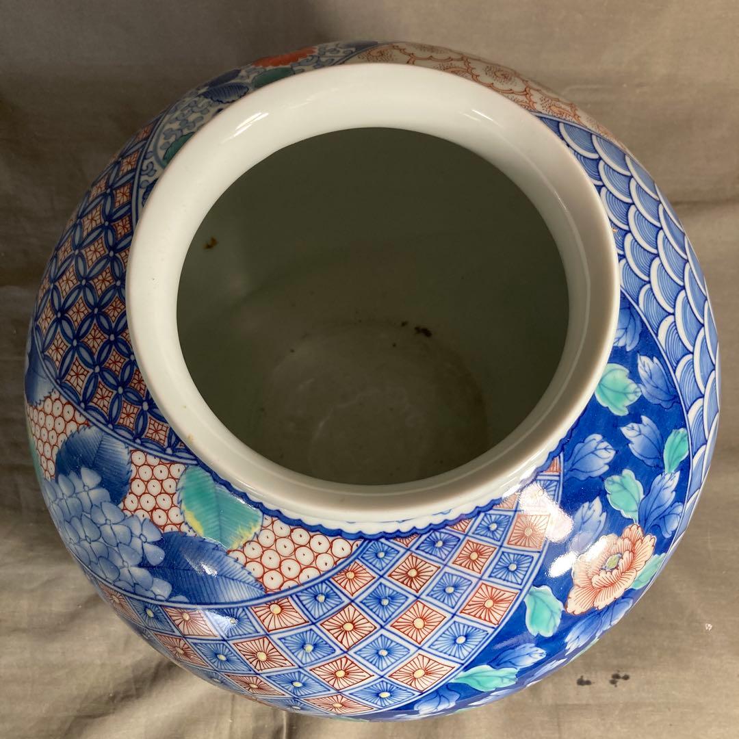 【期間特別値下げ】色鍋島の伝統　伊万里色鍋島　市川忠山作　染錦花地紋　大花瓶