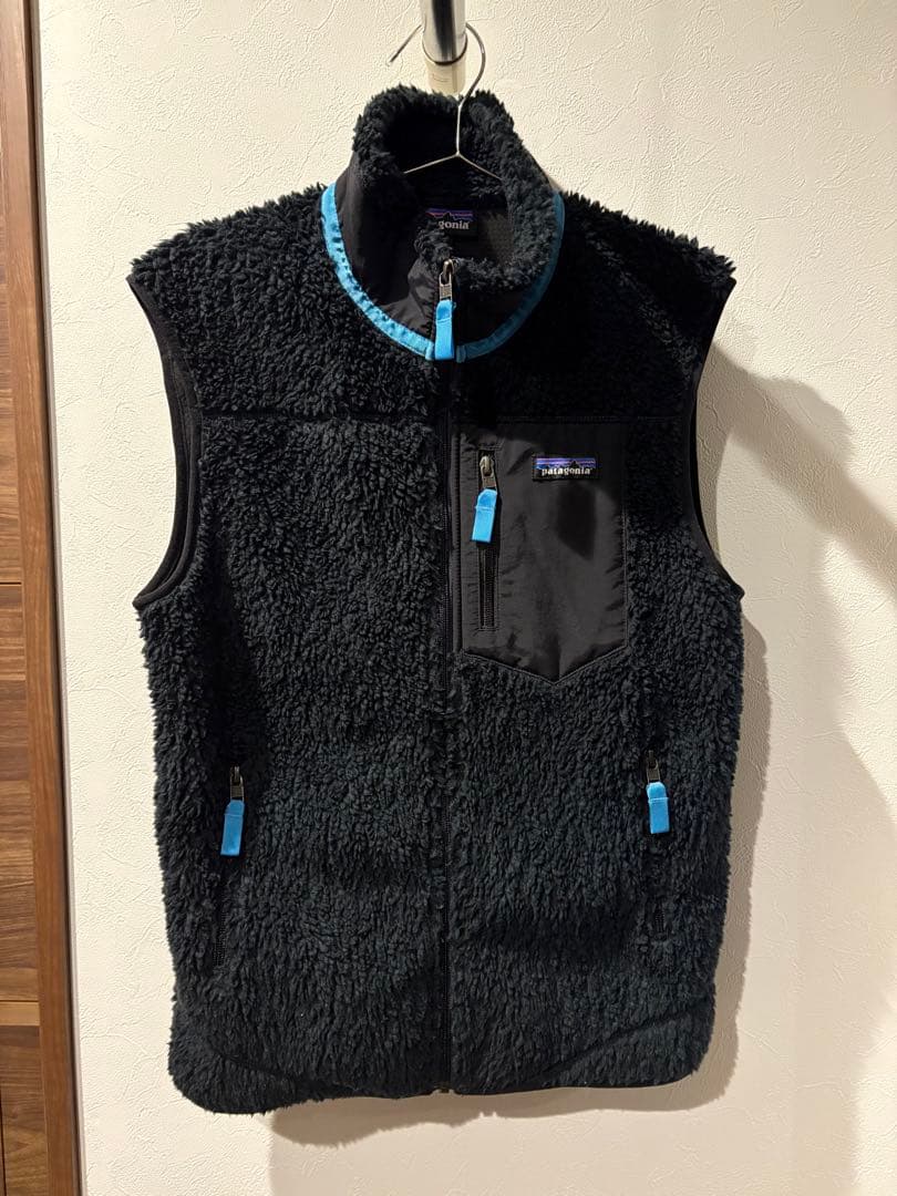 patagonia フリースベスト ブラック/ブルー