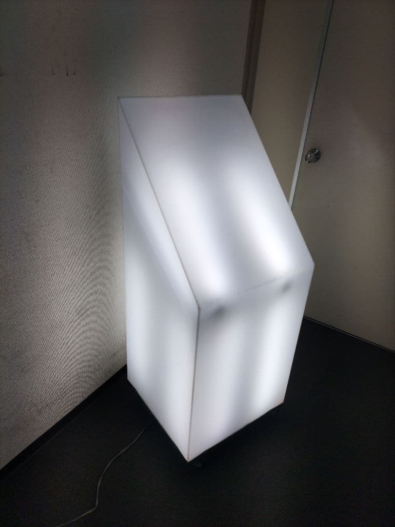 G*F様 アクリル製電飾看板です。