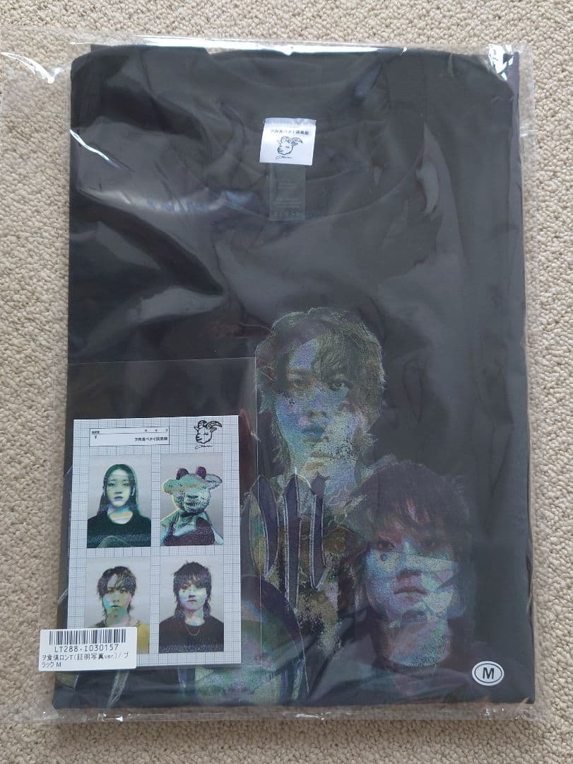 Chevon ヲ食倶ロンT（証明写真ver.）/ ブラック(M)