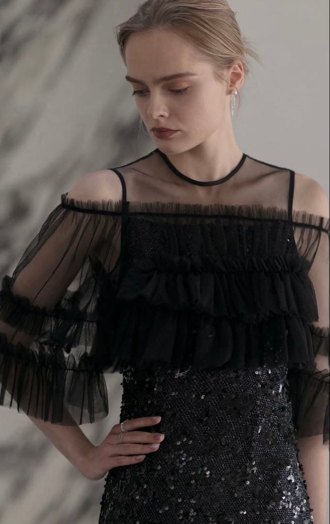 値下げ！LEJA チュールフリルオフショルダースパンコール