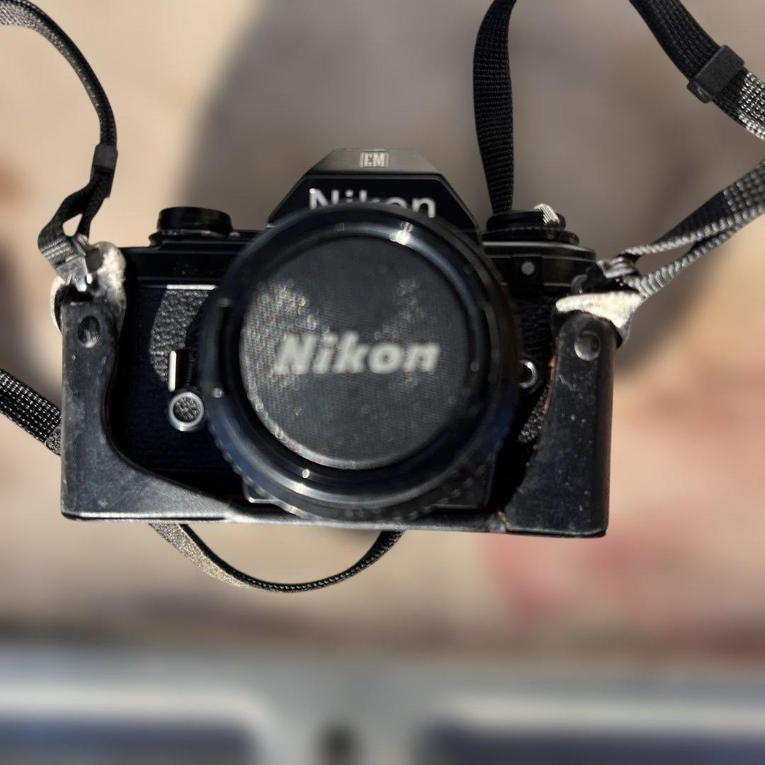 Nikon EM フィルムカメラ レンズ付き