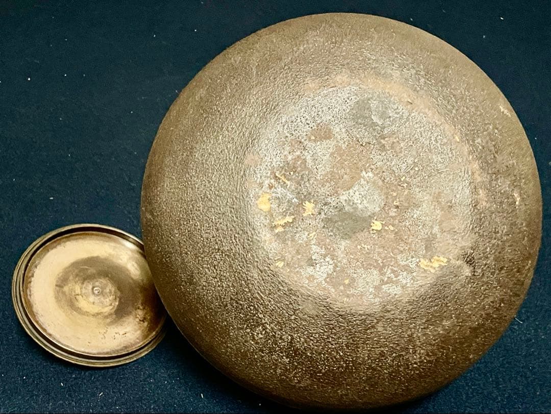 「祖」 釜師 紹栄 貝釻付 張肩釜 炉釜 共箱 茶道具 (121あ)