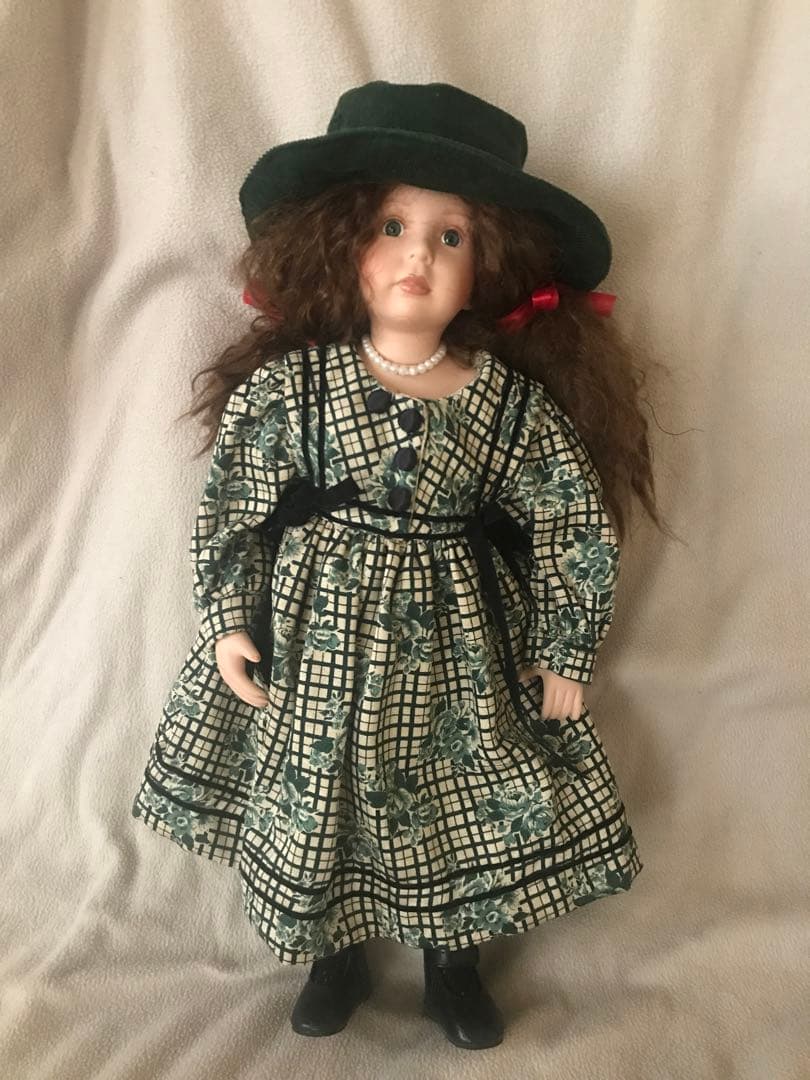 ポーセリアンドール　約50cm　　陶器人形