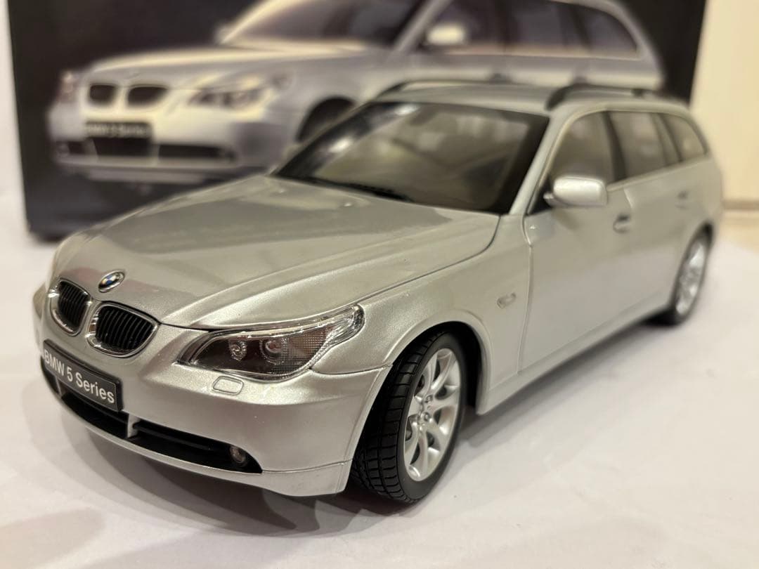 BMW 545i touring E61 silver ミニカー 京商 1/18
