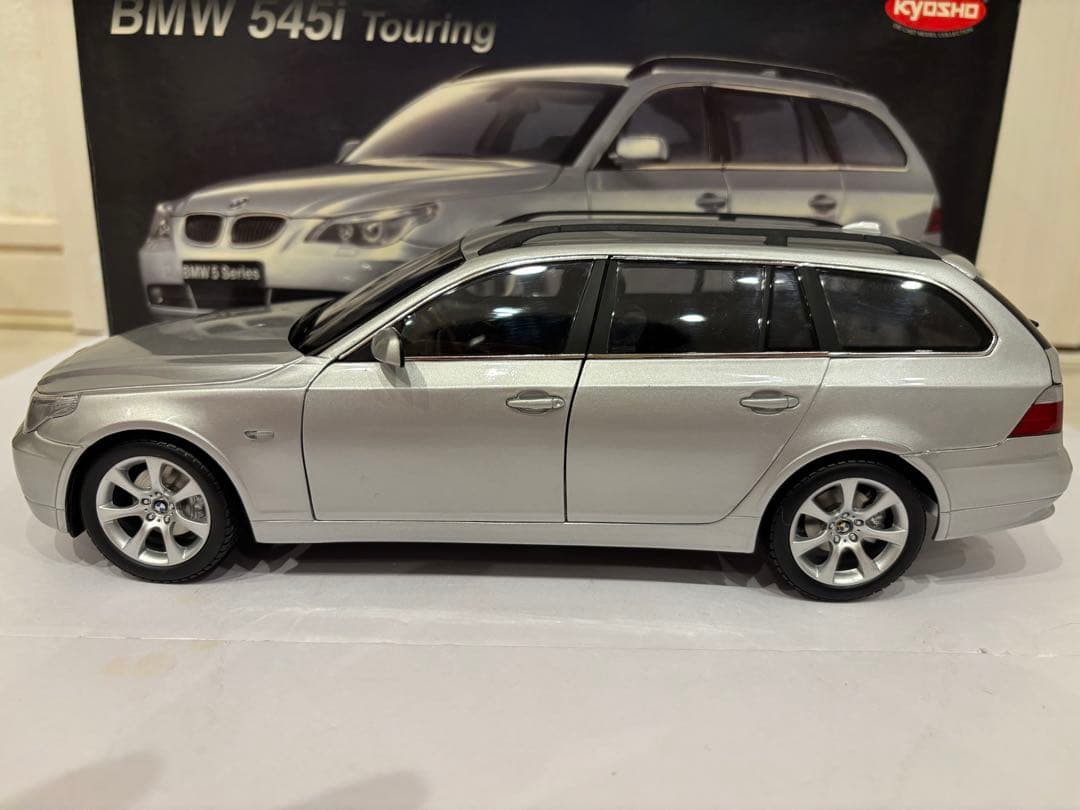 BMW 545i touring E61 silver ミニカー 京商 1/18