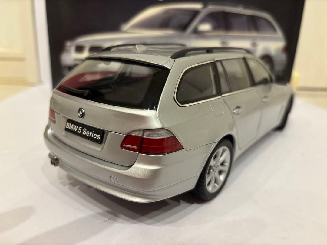 BMW 545i touring E61 silver ミニカー 京商 1/18