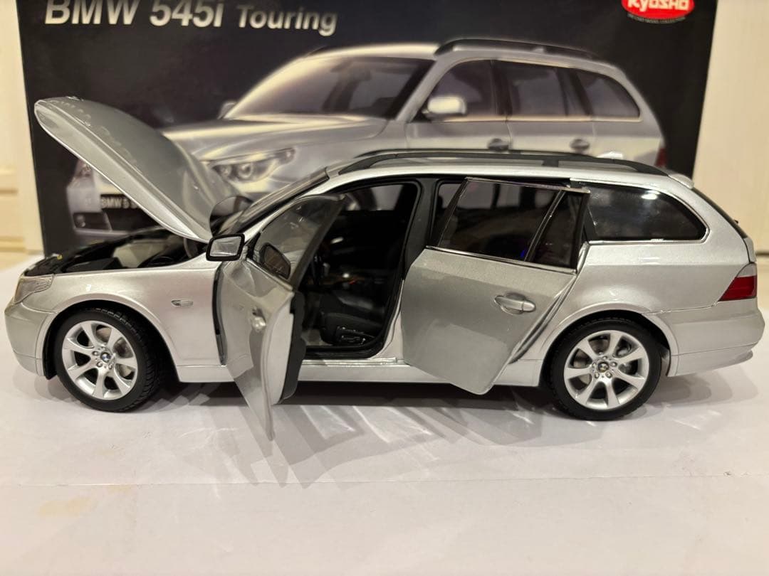 BMW 545i touring E61 silver ミニカー 京商 1/18