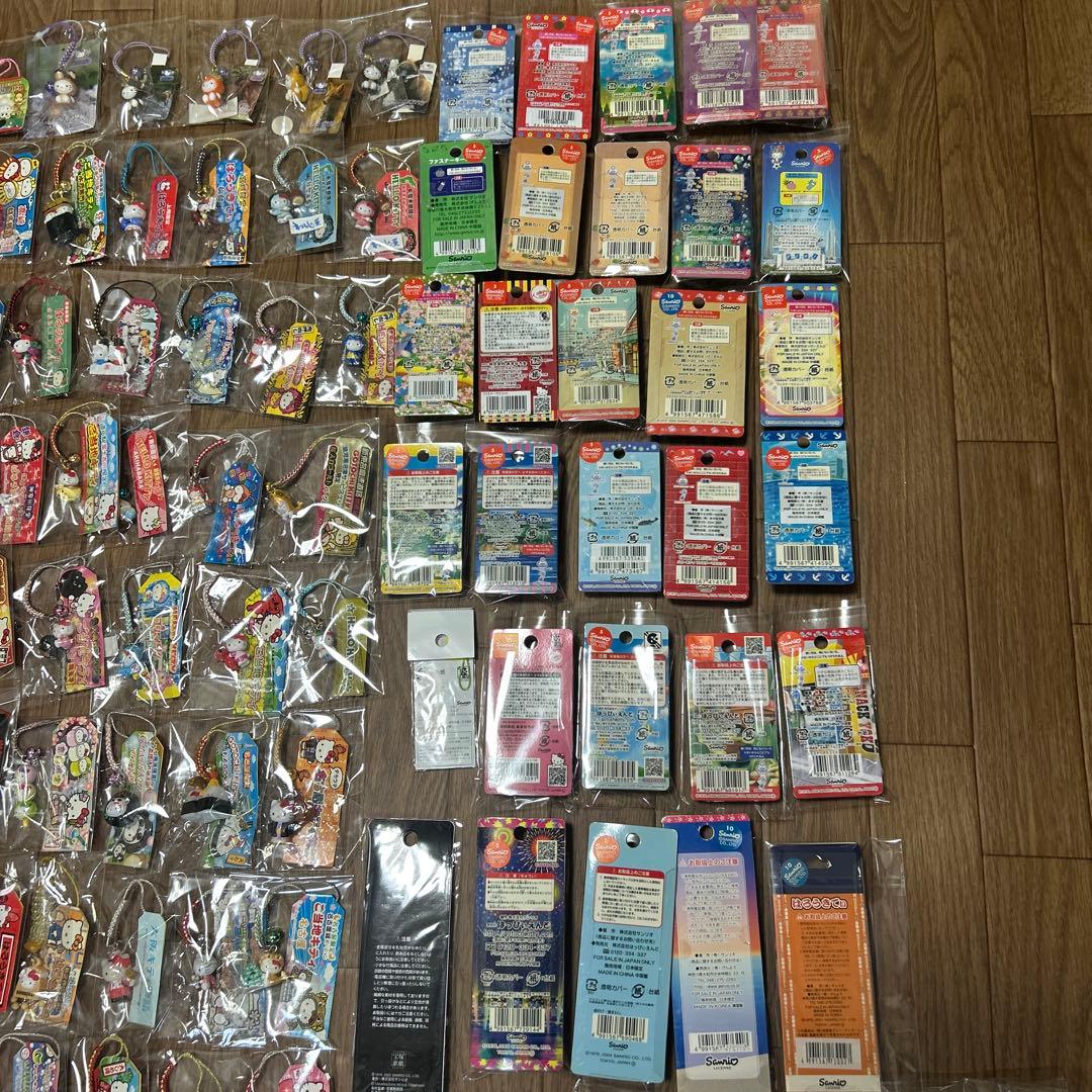 ご当地キティ根付け