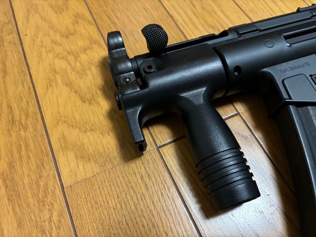 東京マルイ　MP5K A4　電動ガン　スリング、多段マグ4本、マガジンポーチ付属