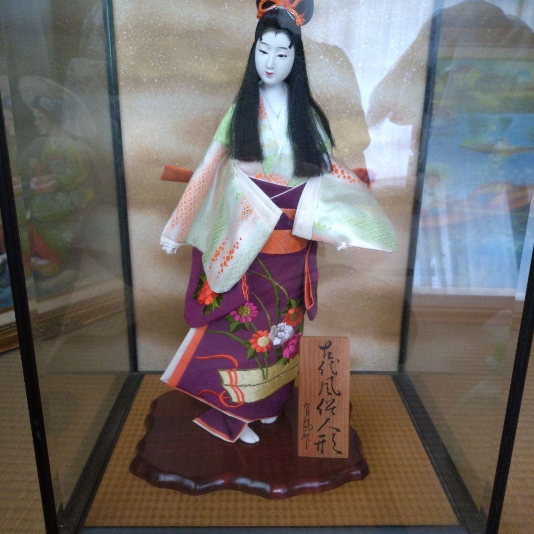 御所人形 有風作 紫色の美しい工芸品