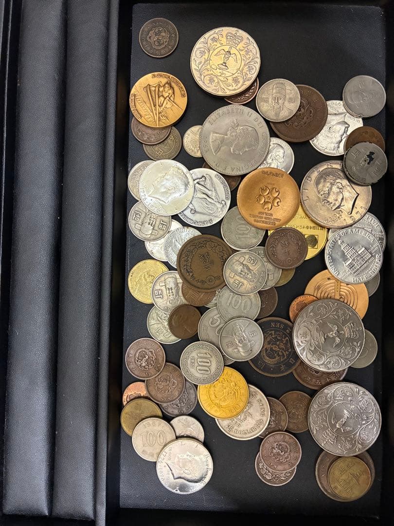 じ*ぽ様 【遺品整理】大量まとめ売り古銭、アクセサリー、小物