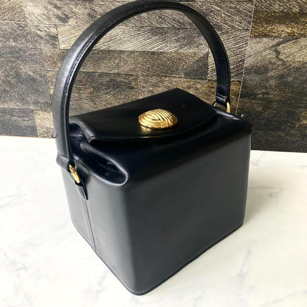 未使用級 GIVENCHY バニティバッグ ゴールド金具 レザー ブラック