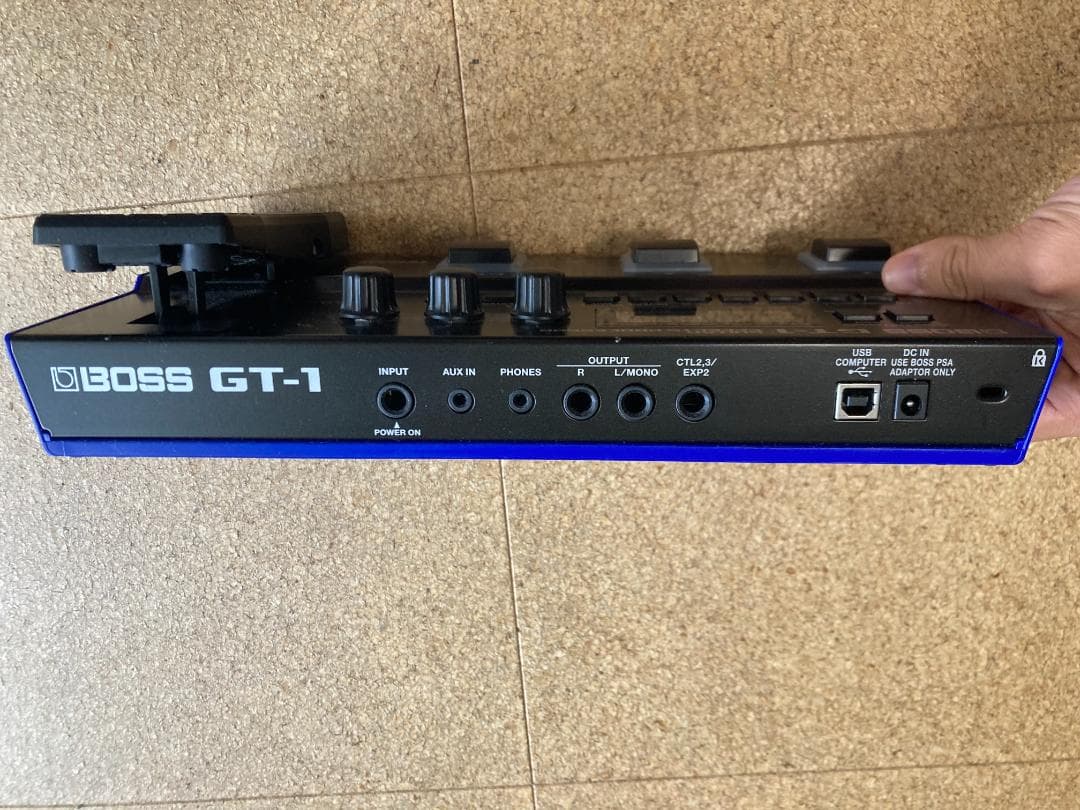 美品　BOSS GT-1 マルチエフェクター　新品純正アダプター付き
