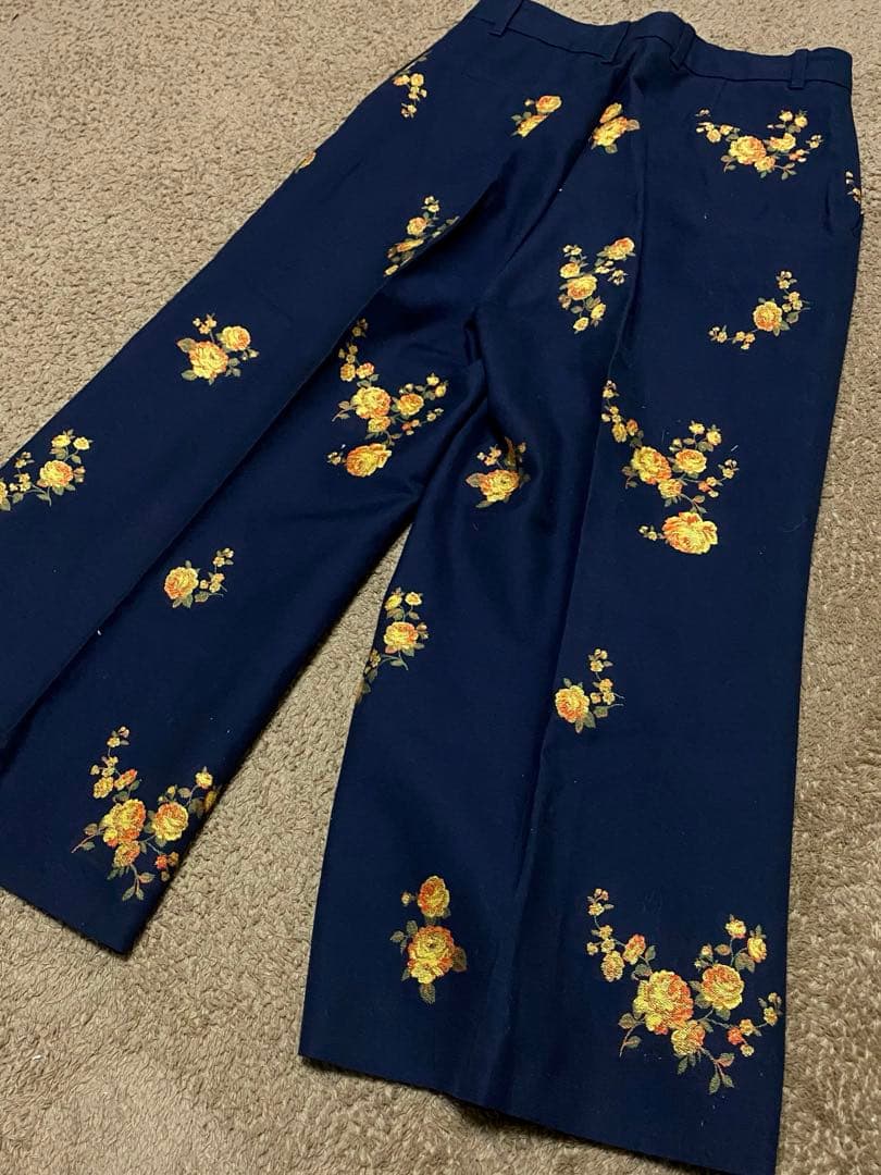 GUCCI 花柄刺繍 パンツ センタープレス