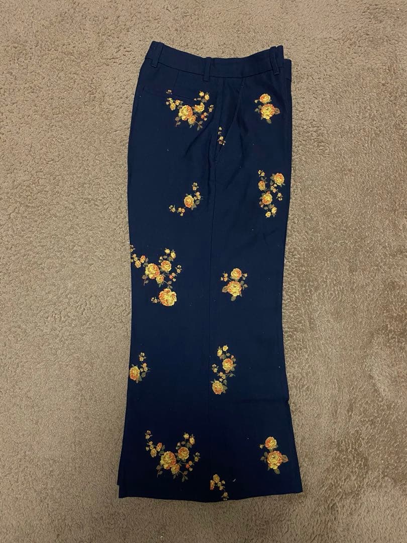 GUCCI 花柄刺繍 パンツ センタープレス