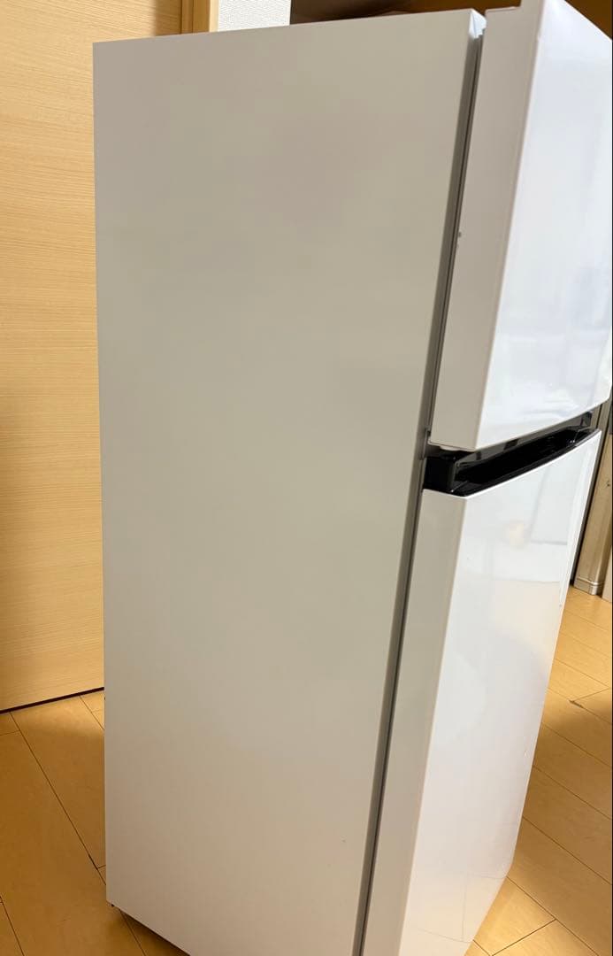大幅値下げ‼️早い者勝ち‼️Hisense ホワイト 冷蔵庫 上開き