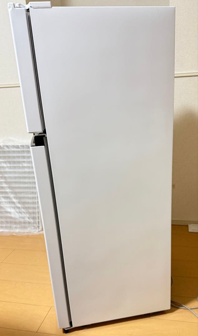 大幅値下げ‼️早い者勝ち‼️Hisense ホワイト 冷蔵庫 上開き