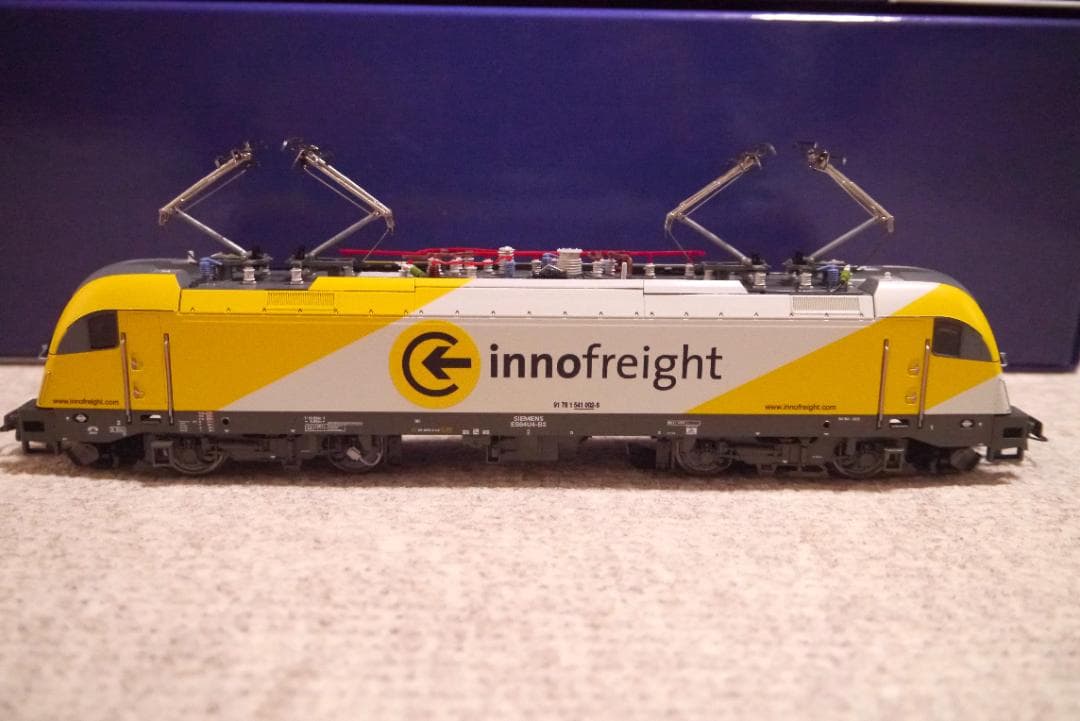 HOゲージ ROCO電気機関車 “Innofreight” (DCC・AC仕様)