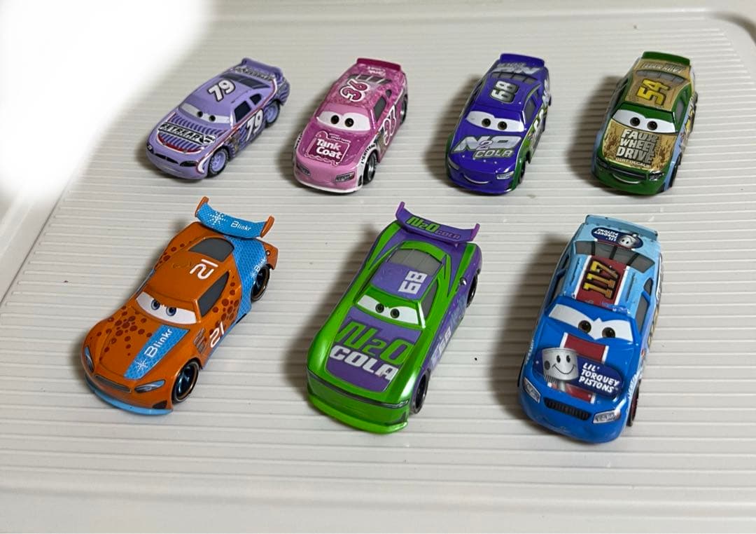 カーズ、ミニカー、マテル、レーシングカー（68番、117番、54番）