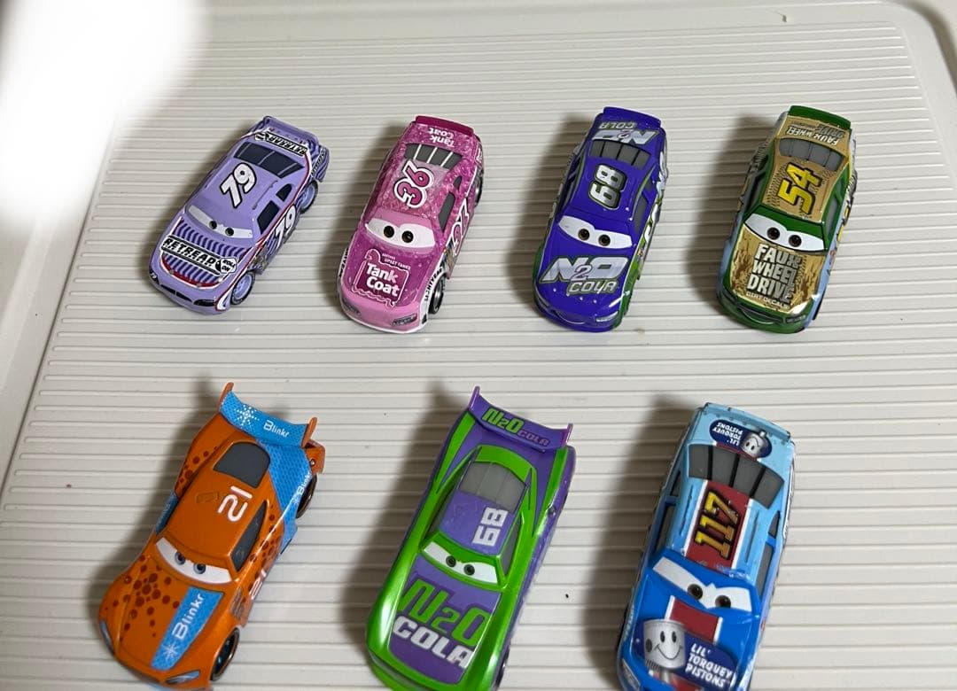 カーズ、ミニカー、マテル、レーシングカー（68番、117番、54番）