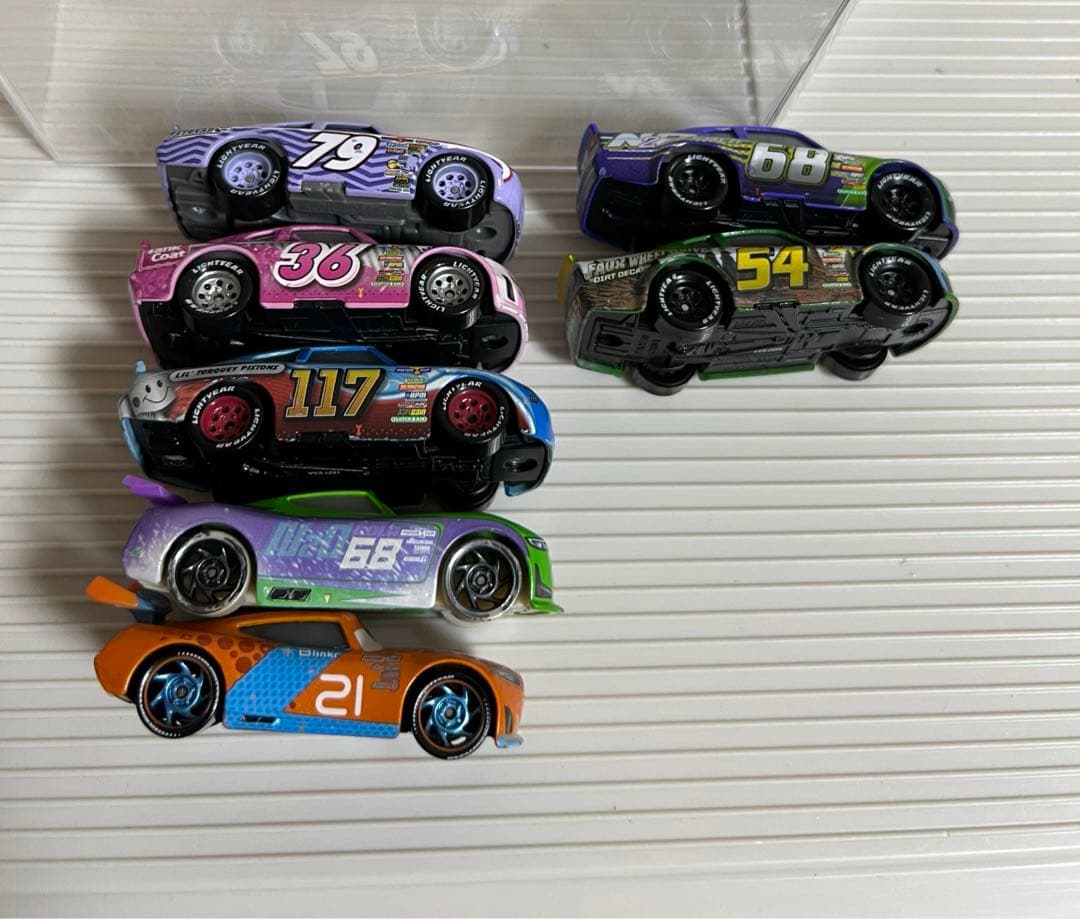カーズ、ミニカー、マテル、レーシングカー（68番、117番、54番）