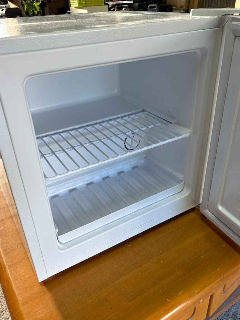 YAMAZEN 電気冷凍庫 31L YF-WU30(W) 2024年製 中古美品