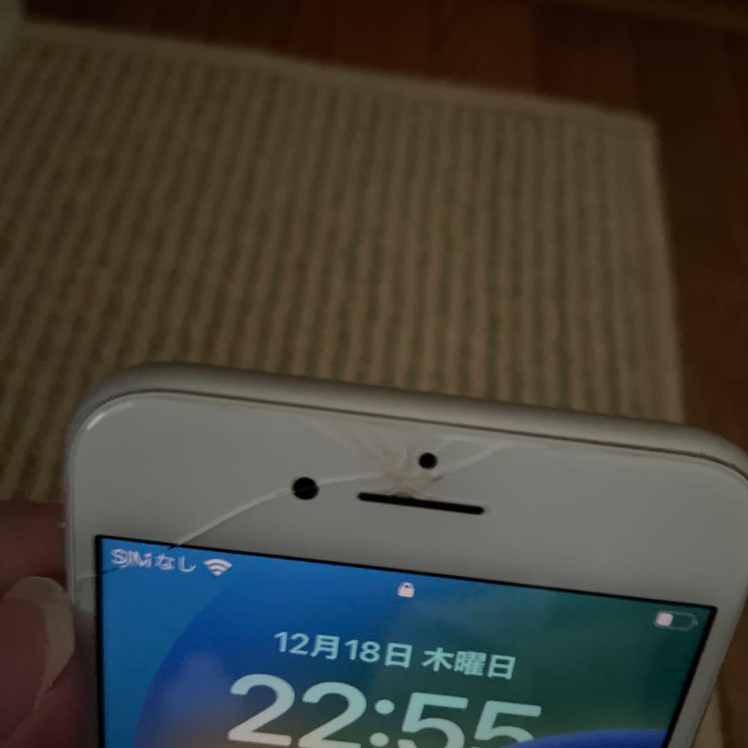 iPhone8 シルバー　64GB 本体のみ