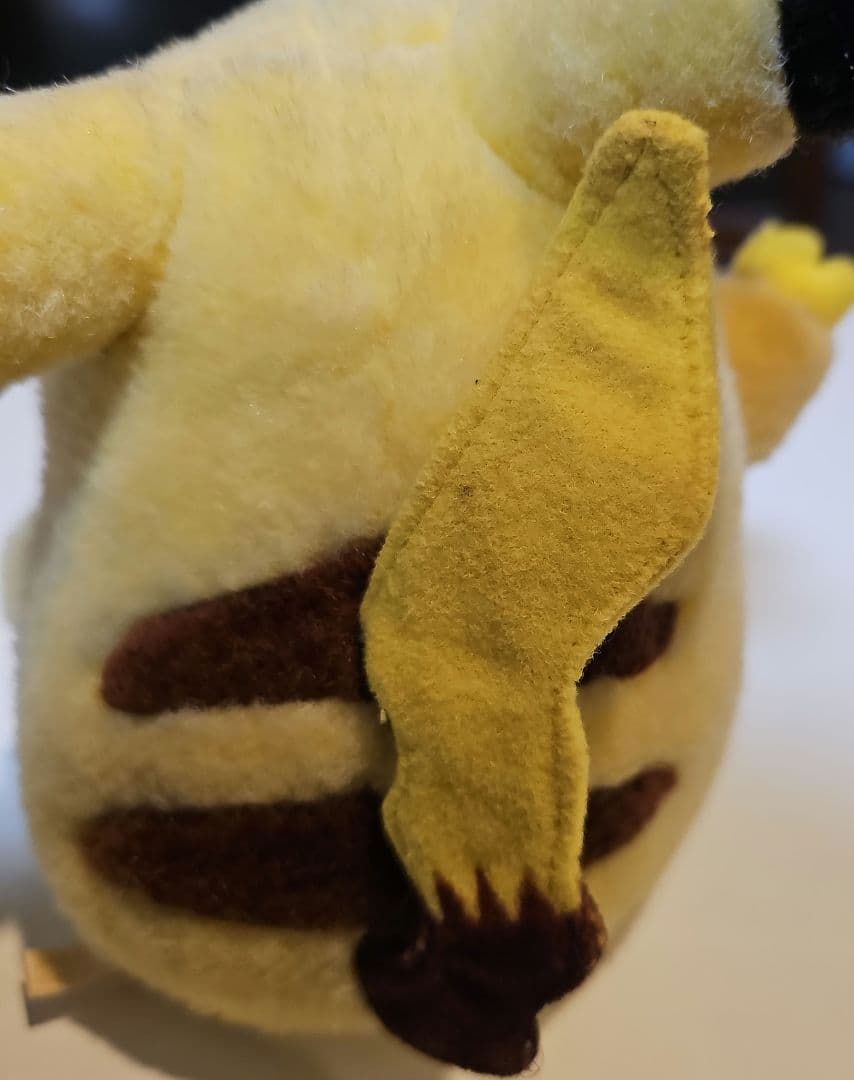初期ピカチュウ　TOMY ぬいぐるみ　ピース　ポケモン