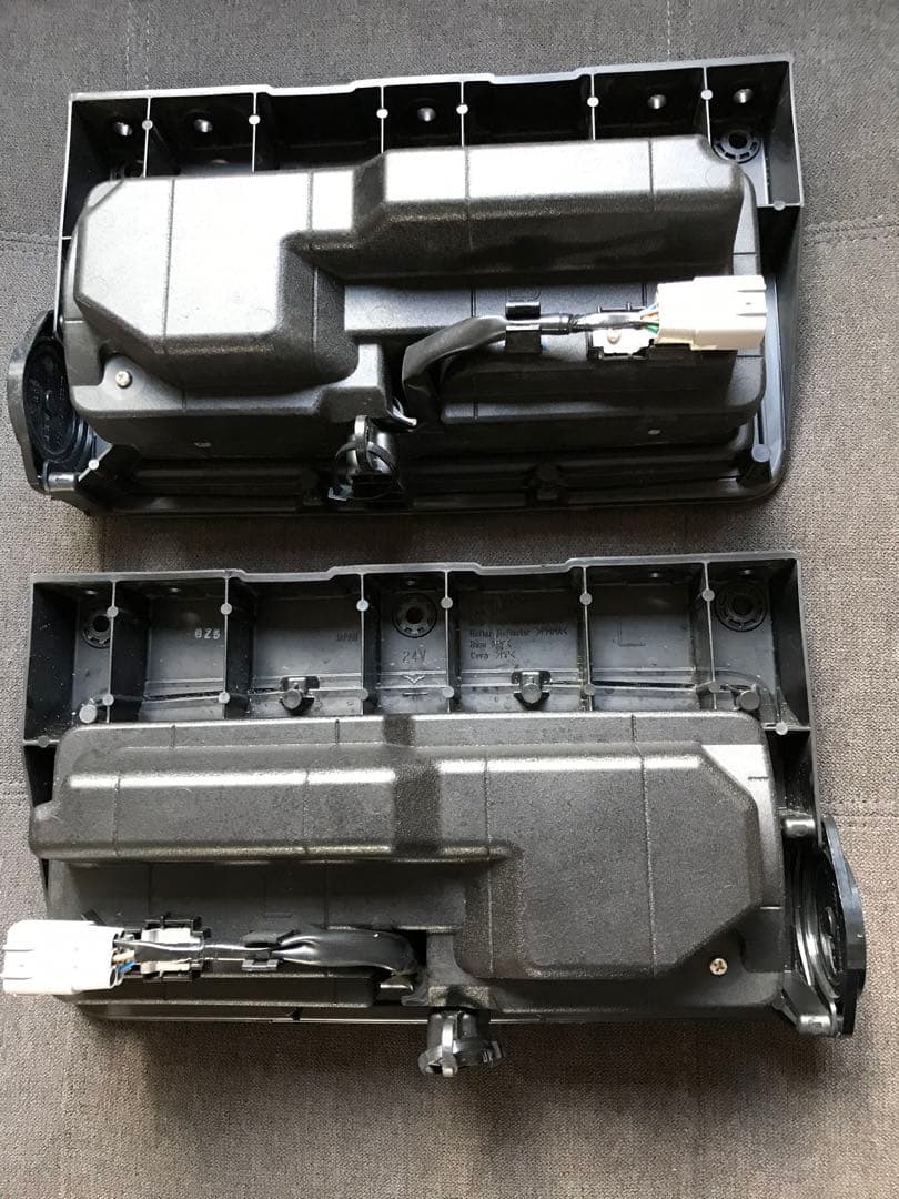 KOITO製日野純正LEDテールランプ