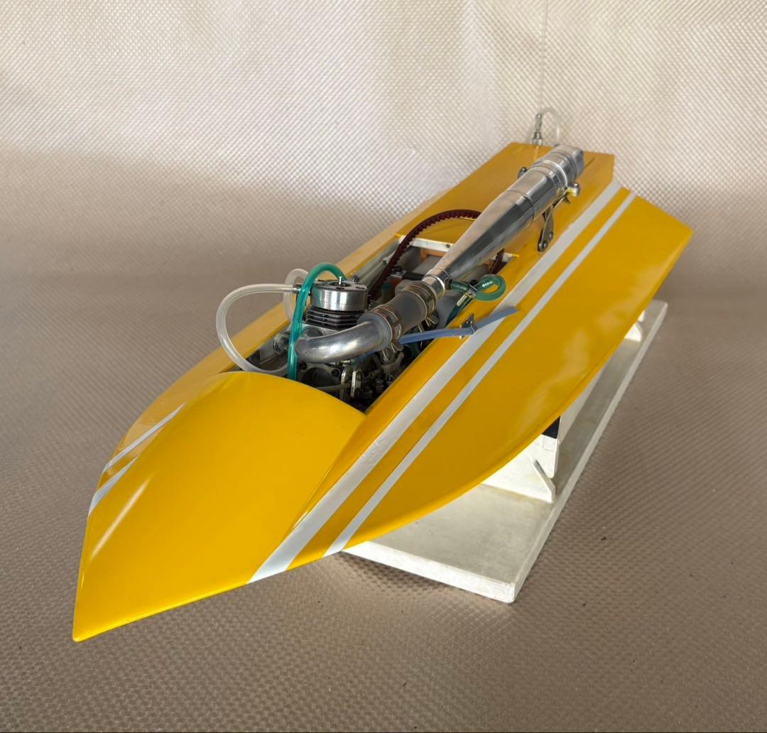 ラジコンエンジンボート