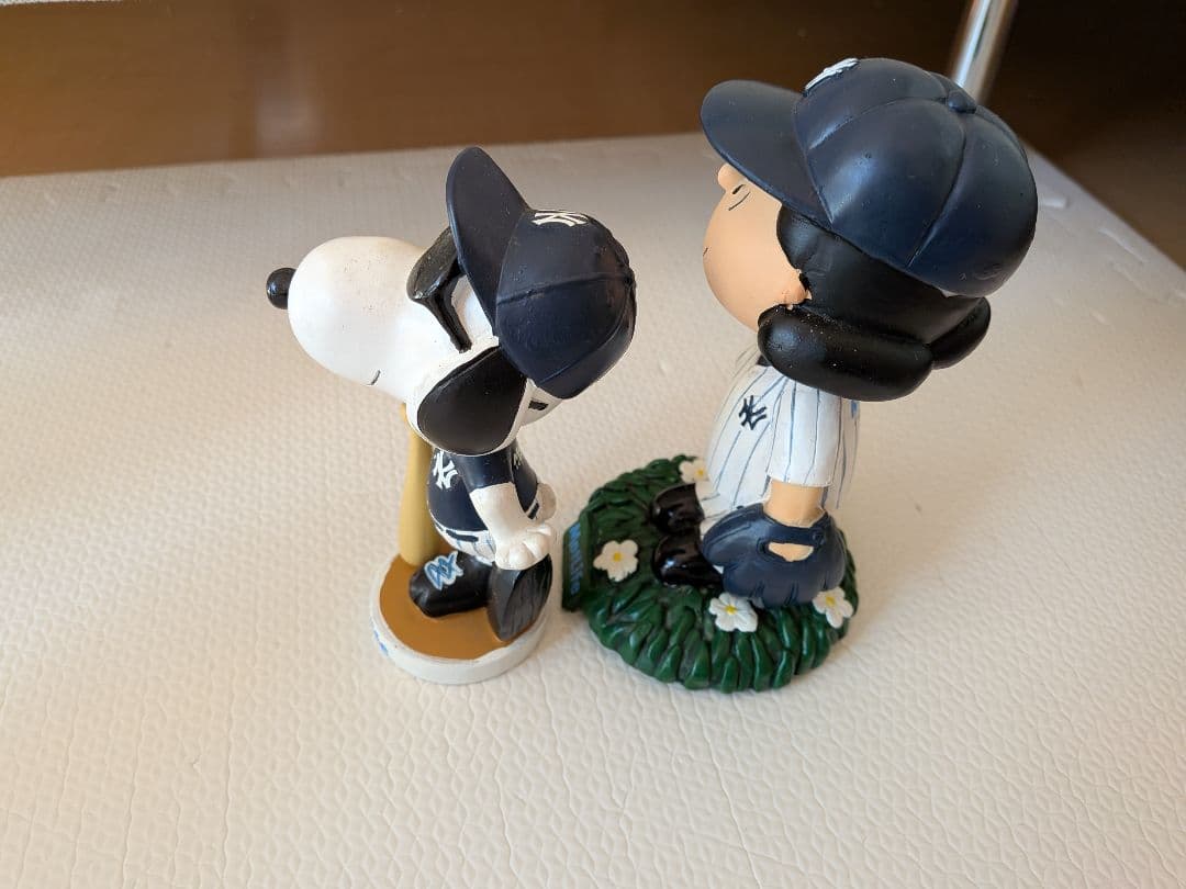 スヌーピー　ボブルヘッド　ヤンキース　mlb 2002 ビンテージ　ルーシー