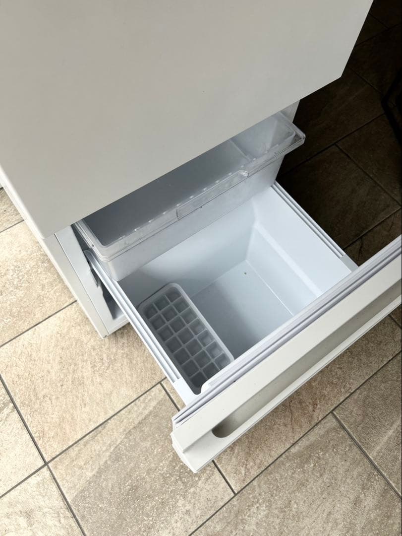 高年式★Panasonic 180L ノンフロン冷凍冷蔵庫 NR-B18C1-W