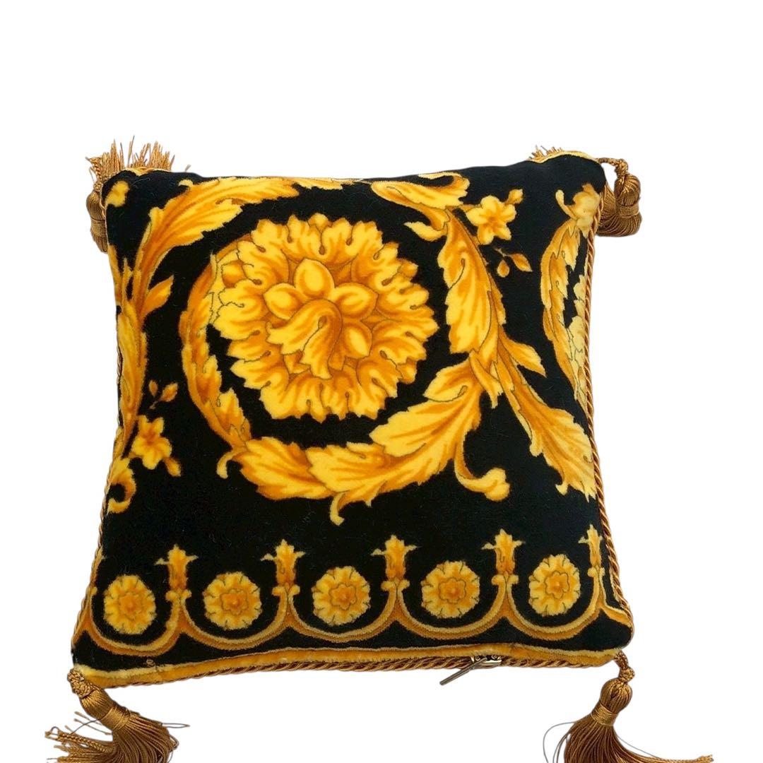 超希少◎ベルサーチ Versace ミニクッション 3個セット マルチカラー