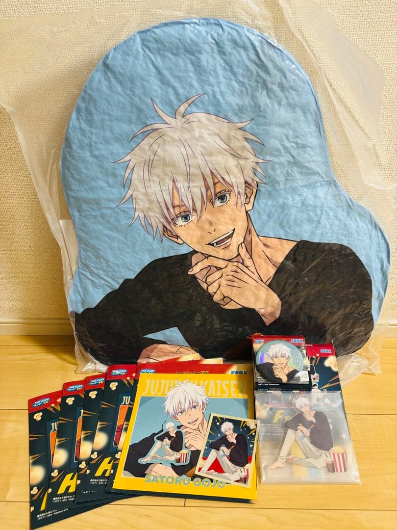 呪術廻戦 セガラッキーくじ E賞 クッション アクスタ 缶バッジ 五条悟 8点