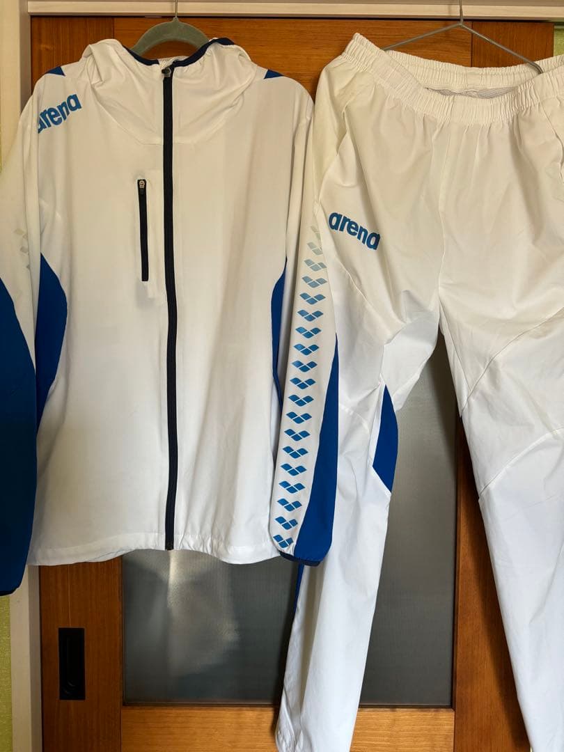 値下げしました！arena チームライン　フード付きジャケット&パンツ