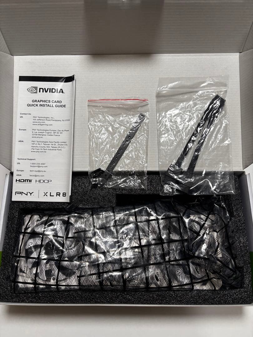 PNY GeForce RTX ホワイトグラフィックボード