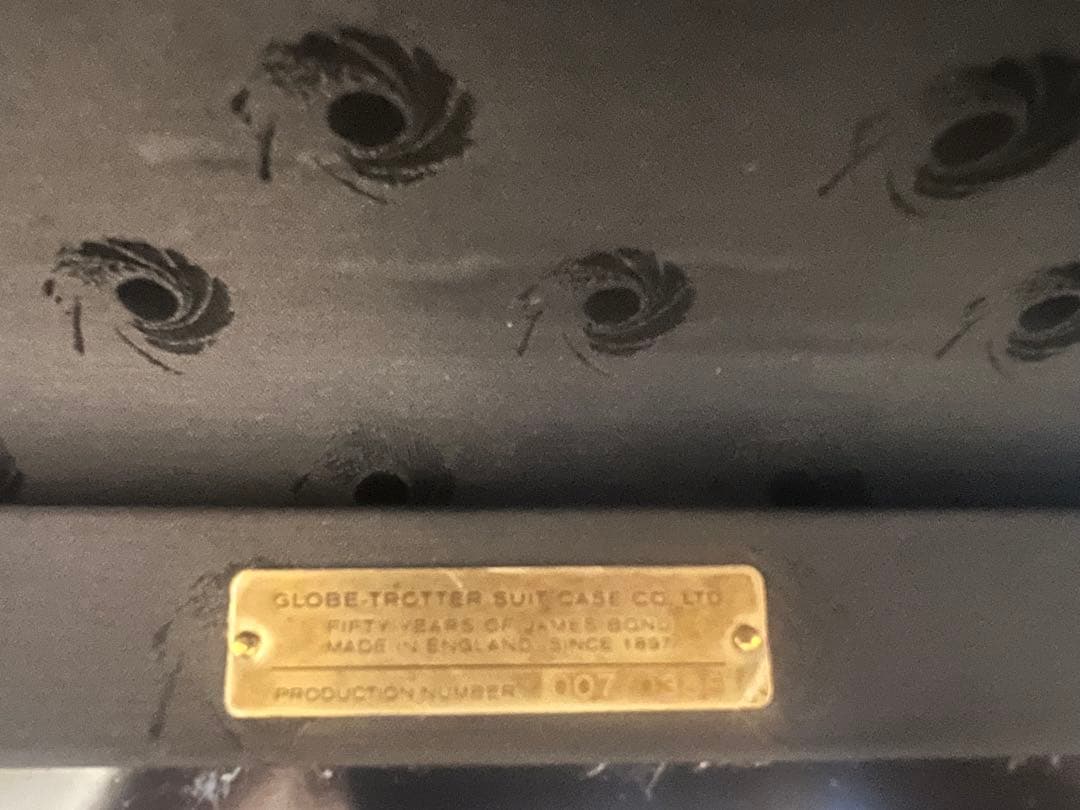 【5月15日まで限定価格】グローブトロッター　007モデル（限定生産数モデル）