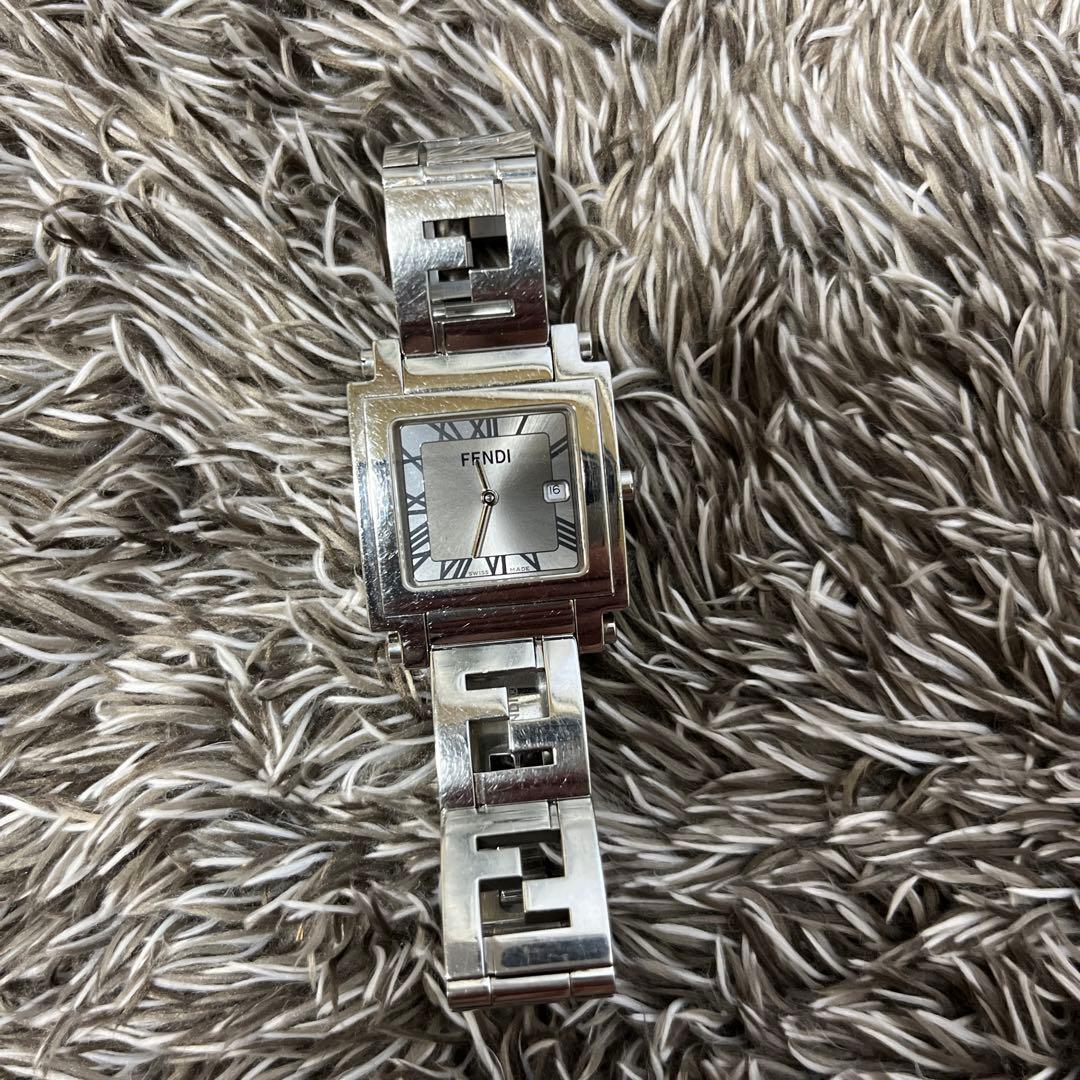 FENDI シルバー アナログ時計