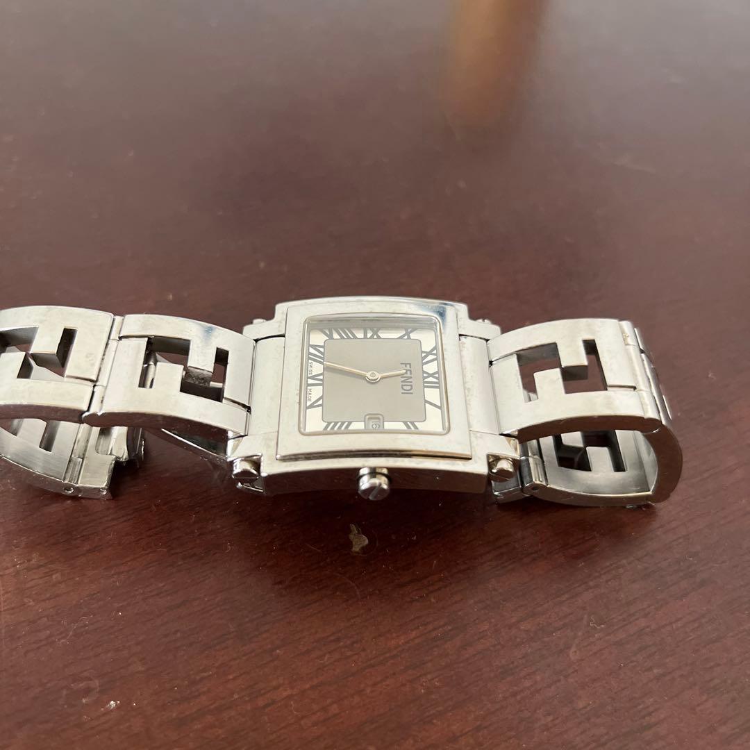 FENDI シルバー アナログ時計