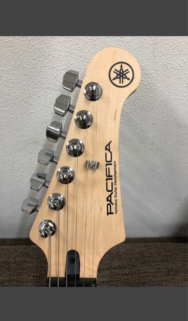 Yamaha Pacific 112vエレキギター アイボリー ギターケース付き
