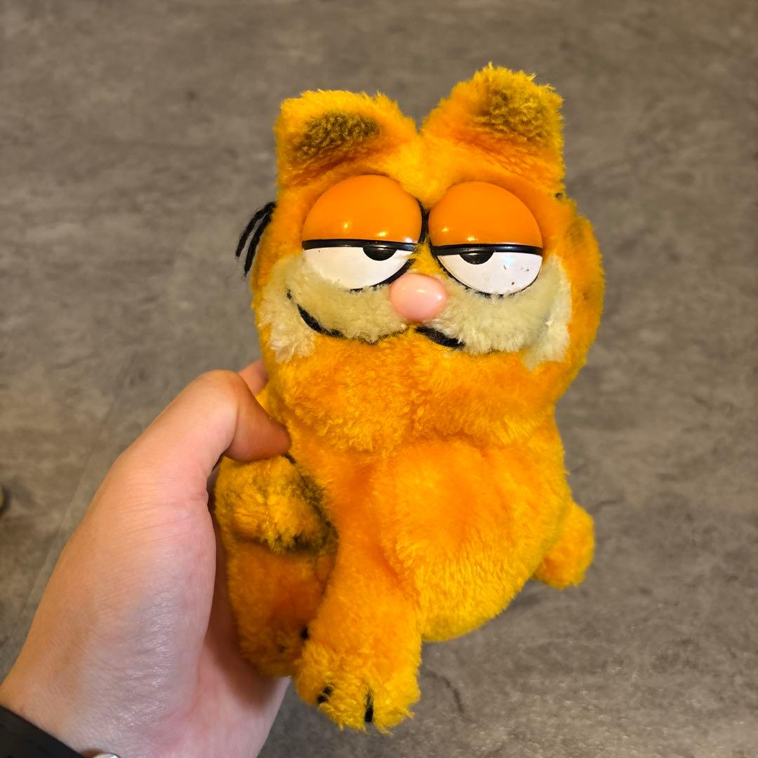 ガーフィールド お座りミニぬいぐるみ 赤字