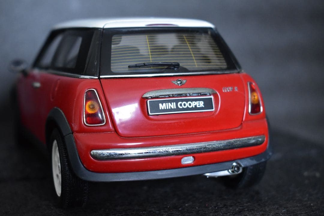 [絶版] 1/18 オートアート ミニクーパー ミニカー エンジン再現