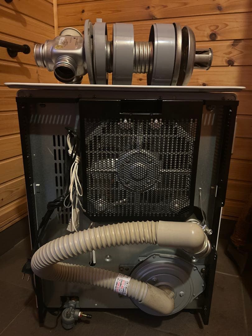 2017年製コロナFFストーブ